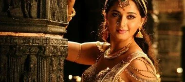 Anushka-Rudhramadevi-Stills-Hot-images-HD-Photos